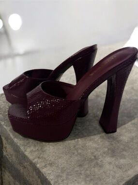 Fashion Nova Platform Mule Heels in Plum